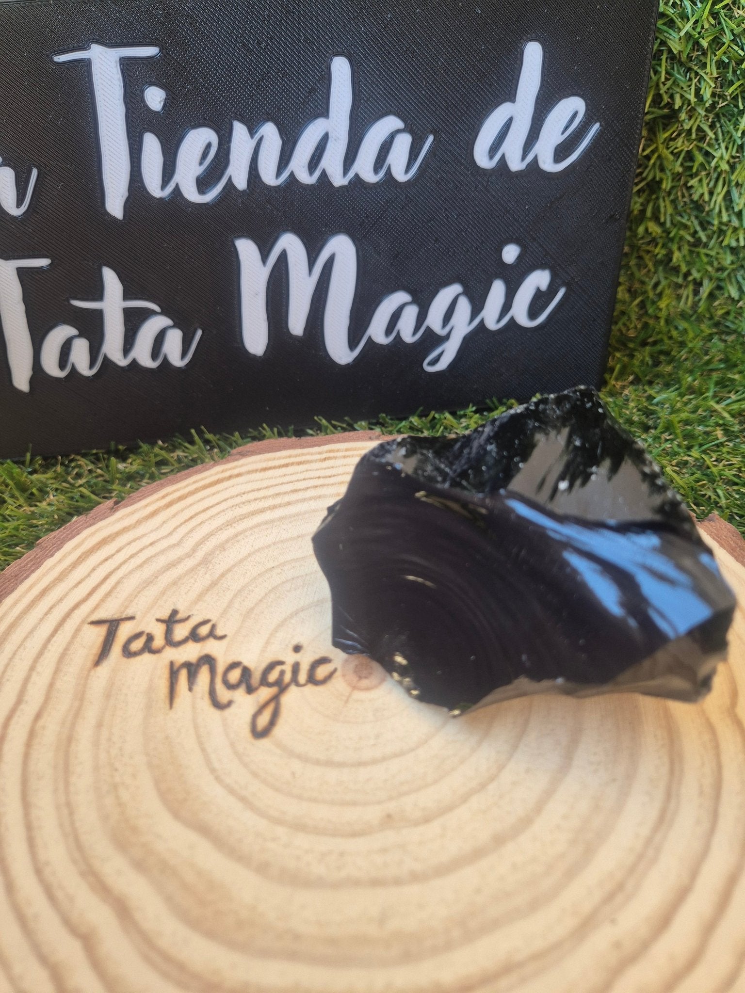 Mineral Obsidiana en Bruto - Protección, verdad y corte energético minerales brutoTienda esotérica Málaga - La Tienda de Tata Magic: tienda Esotérica en Málaga
